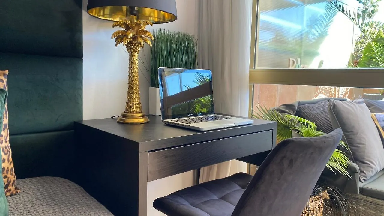 Super2Beachfront ماربيا شقة